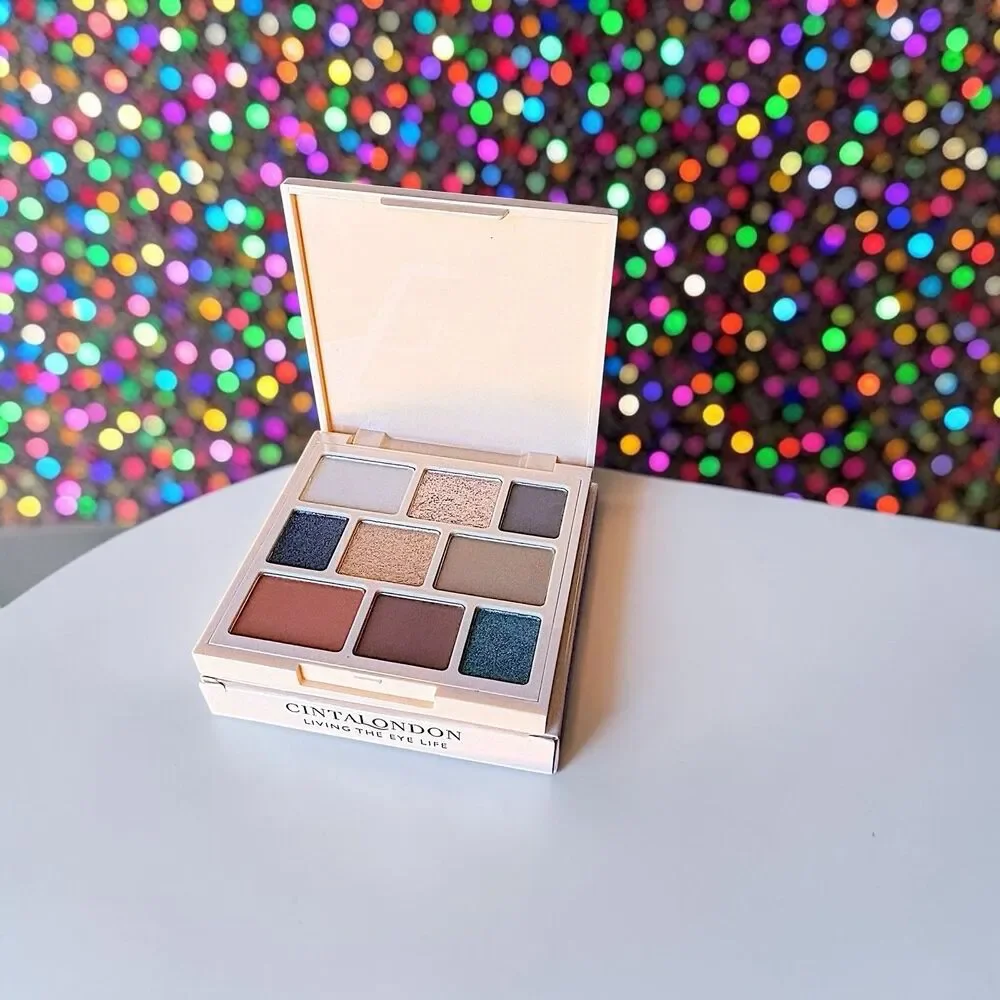 CINTA LONDON Eyeshadow Palette in Living The Eye Life 6.5 g New in Box